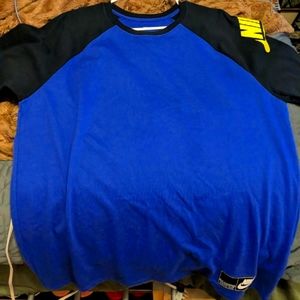 Nike quarter length arm shirt